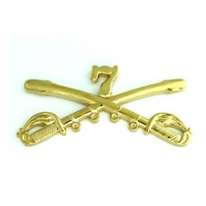 7th Cavalry Crossed Sabers Pin