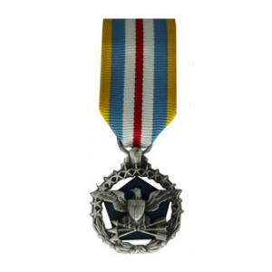 Defense Superior Service Medal (Miniature Size)